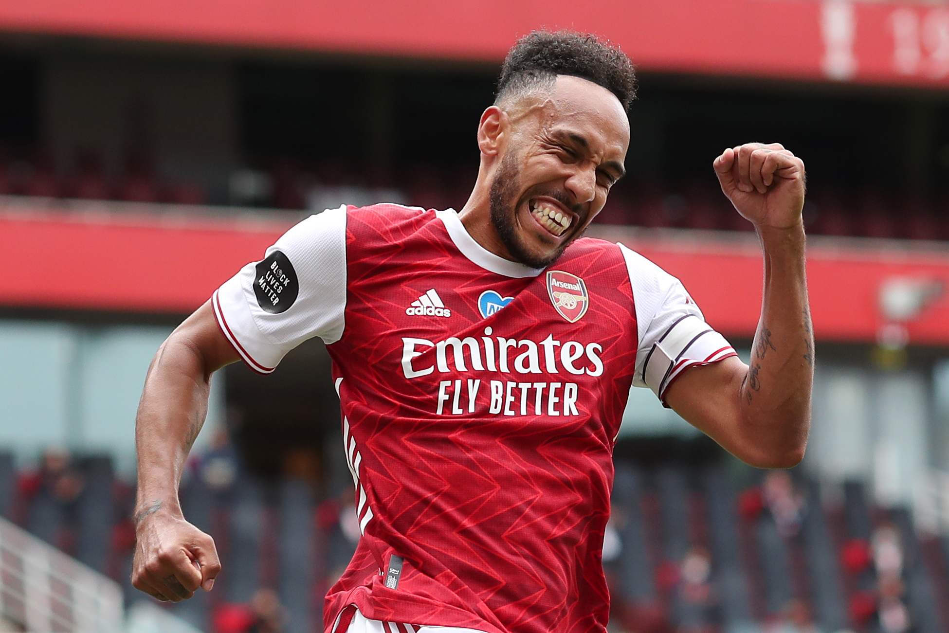 Arteta hails Aubameyang as Arsenal skipper signs new deal